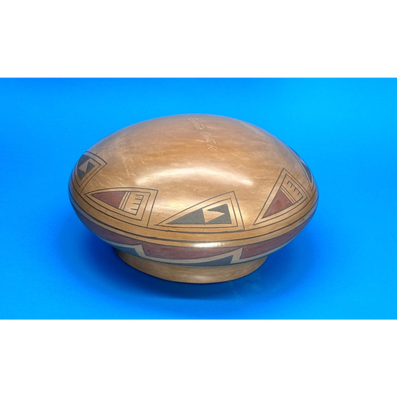 Emeterio Ortiz R, Signed Pottery Mata Ortiz, Black Scarab Beetle Design interior - Picture 15 of 15
